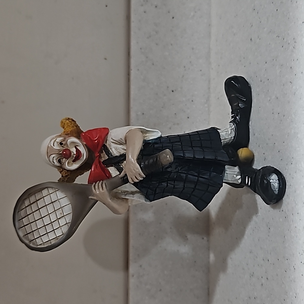 Vintage rare Gilde Clown ceramic figurine